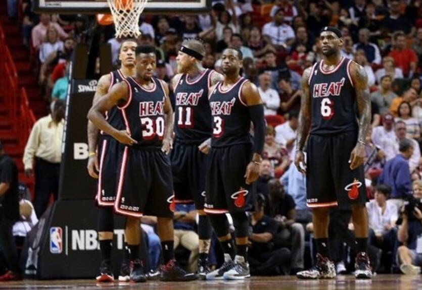 НБА. Хит обыграли Сперс, победы Никс, Бруклина и Уорриорз, фиаско Кливленда