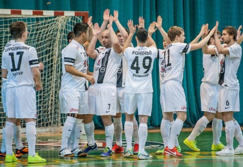 Футзал. У Урагана финансовые трудности
