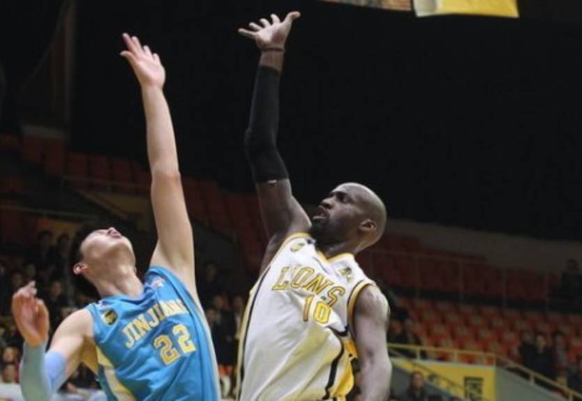 Петро покидает Китай