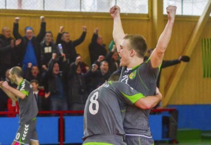 Футзал-Time. Все бьют всех, а Енакиевец лидирует