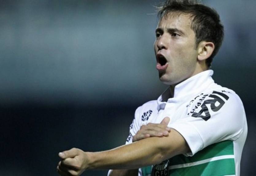 Э.Рибейро не обращает внимания на слухи