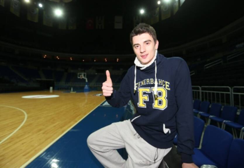 Прелдзич подписал новый контракт с Фенербахче