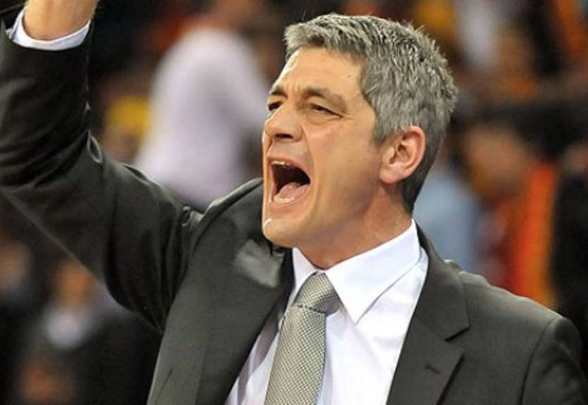 Официально: Эфес уволил Махмути и назначил Аггелу