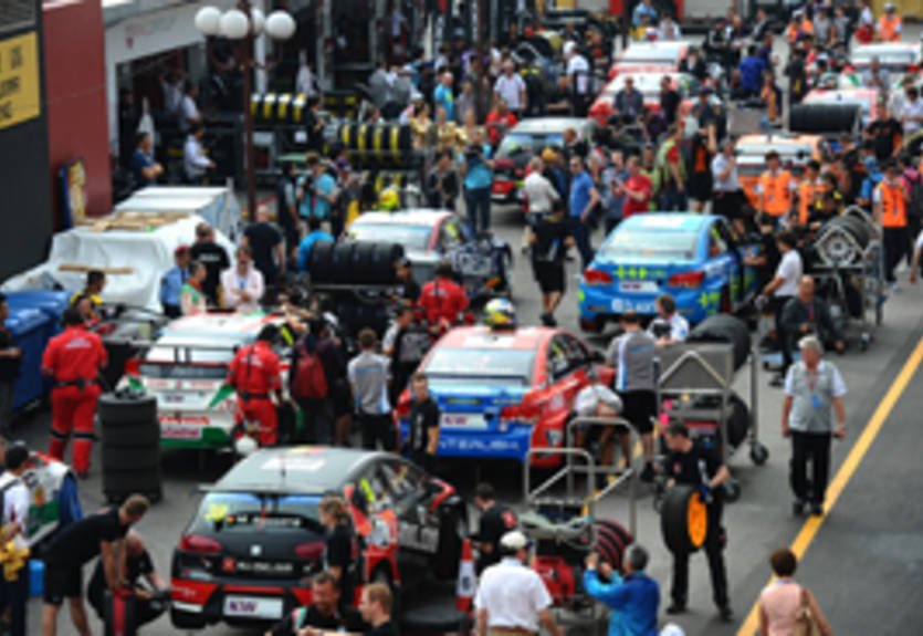 WTCC. Мюллер: "Я бы назвал фаворитами Шевроле"