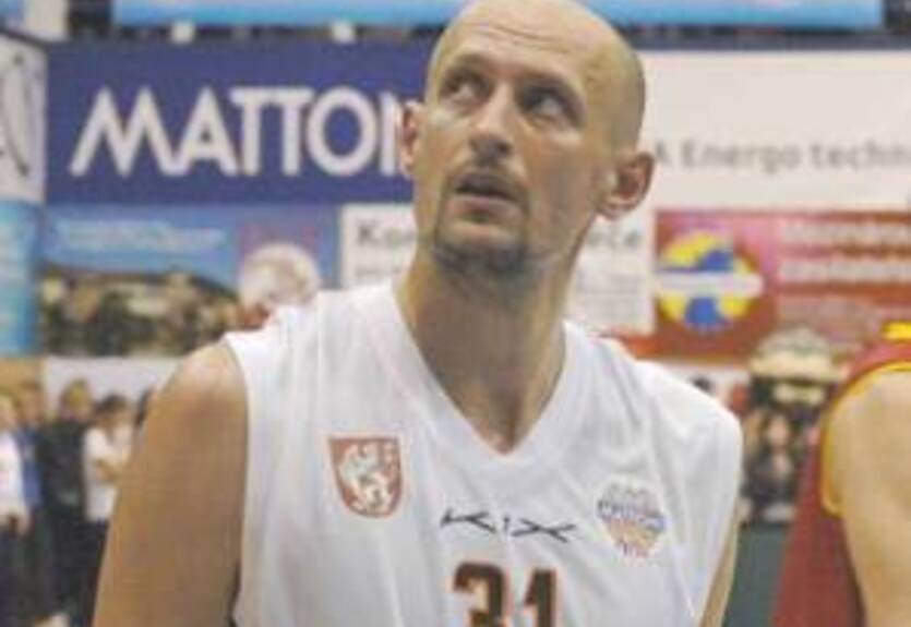 Валенсия подписала игрока сборной Чехии