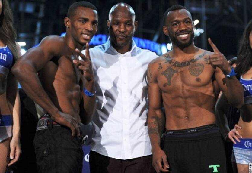 Результаты взвешивания участников боксерского шоу в Бруклине