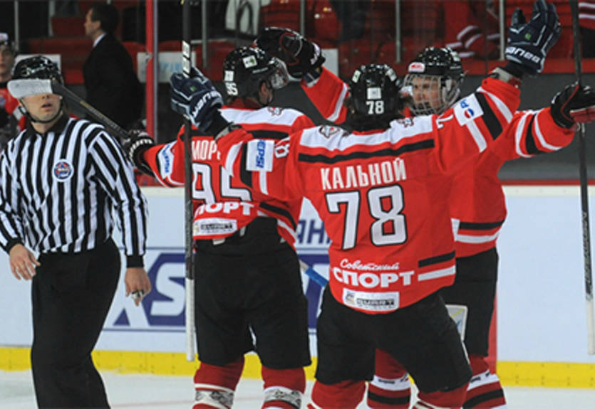 МХЛ. Молодая Гвардия побеждает Красную Армию