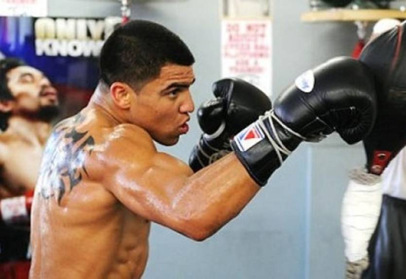 Ортис отбоксирует с Коллазо