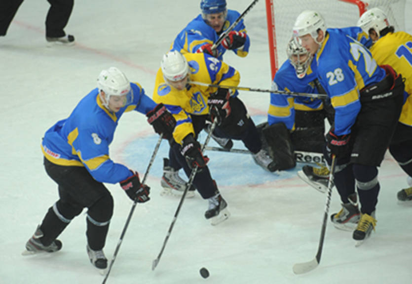 Тренировочный матч сборной Украины: уверенная победа синих и шатаут Селиверстова