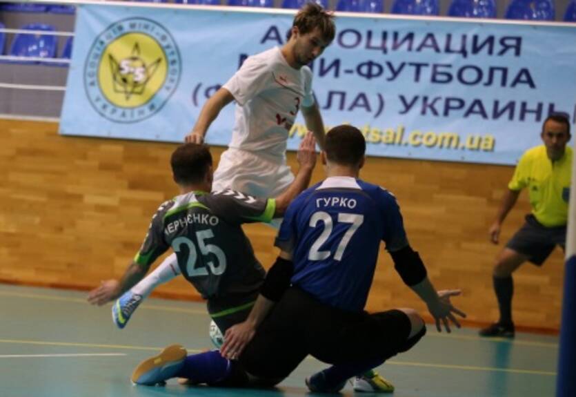 Футзал. Локомотив пока без Киселева и братьев Клочко