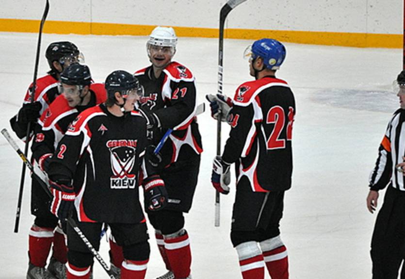 Генералы подписали контракты с 15 игроками