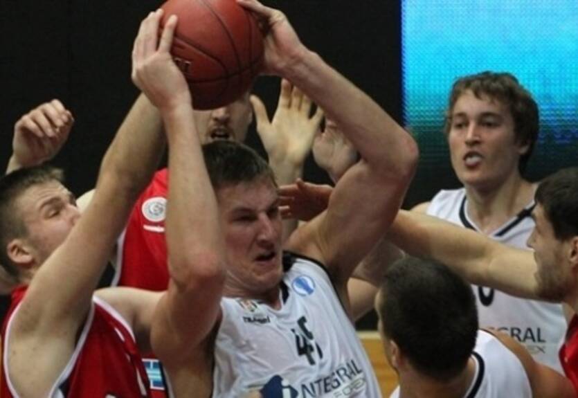 Еврокубок. Асесофт шокирует Химки, Спартак — Бешикташ. Победы Канту и УНИКСа