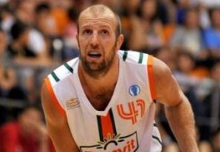 ВЭФ подписал Байрамовича