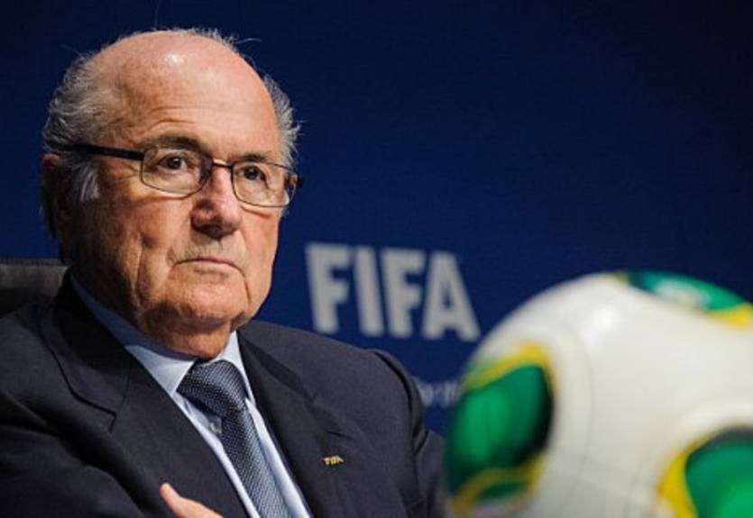 Украинские болельщики обратились к Блаттеру