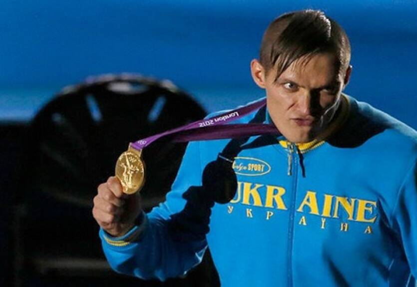 Усик подписал контракт с K2 Promotions