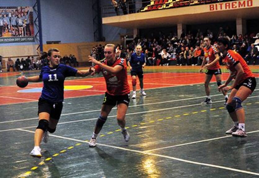 Гандбол. Сенсация от Реала, новые успехи Карпат и Галычанки