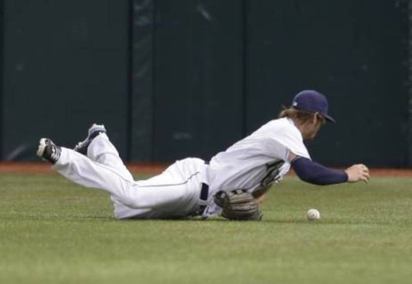 МЛБ. Летнее солнце в осенний дождь