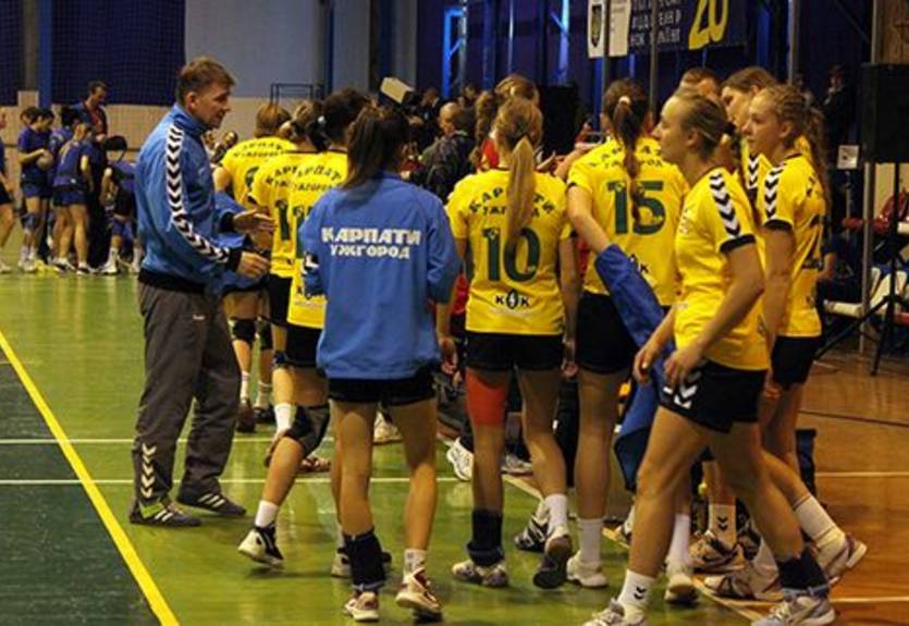 Гандбол. Чемпионки открывают новый сезон победой
