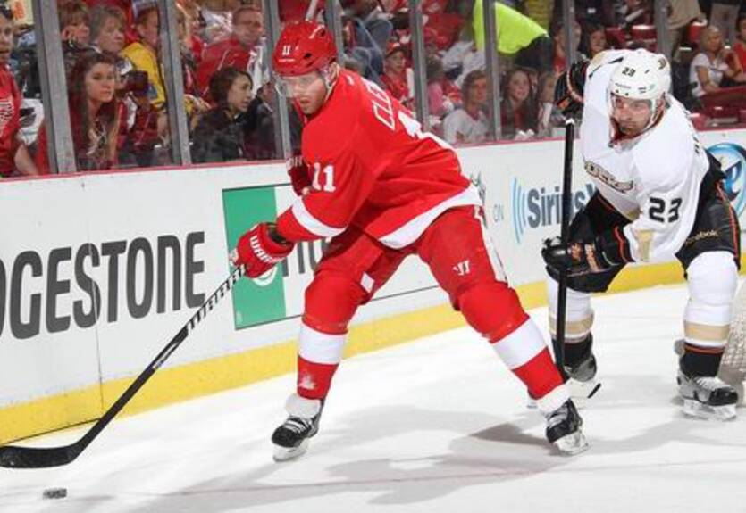 НХЛ. Клири решил остаться в Детройте