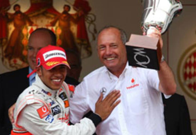 Формула-1. В Макларен не собирались удерживать Хэмилтона