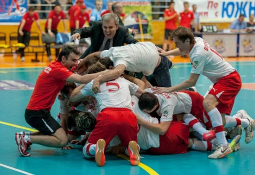 Футзал. Локомотив берет Суперкубок
