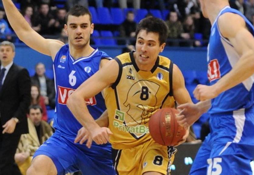 Официально: Будивельник сохраняет Дроздова