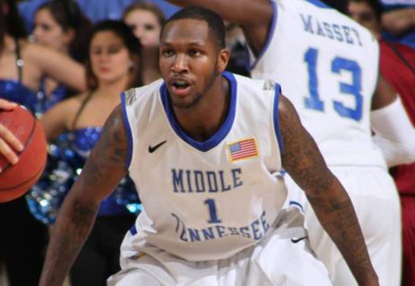 Ферро подписывает американского центрового