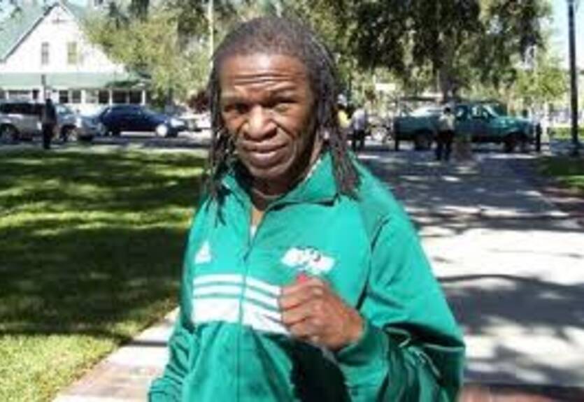 Мейвезер-старший: "Хочу, чтобы сын надрал задницу Хану"