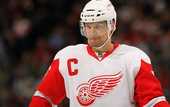 НХЛ. Детройт выведет из обращения "пятерку" Лидстрема