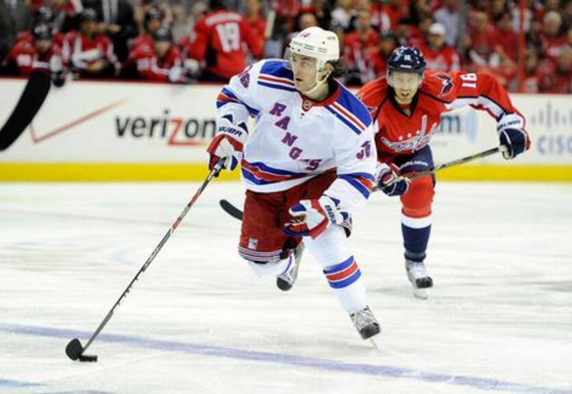 НХЛ. Рейнджерс сохранили Зуккарелло