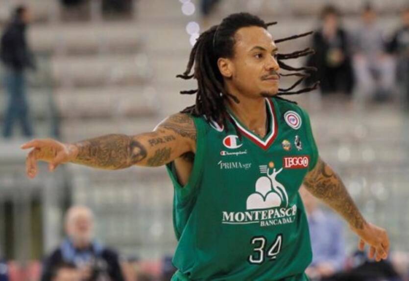 Официально: Мосс — игрок Армани Джинс