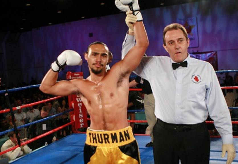 Турман досрочно справился с Чавесом