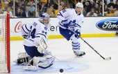 НХЛ. Торонто: переподписан защитник
