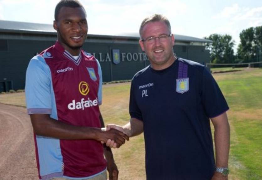 Официально: Бентеке продлил контракт с Астон Виллой