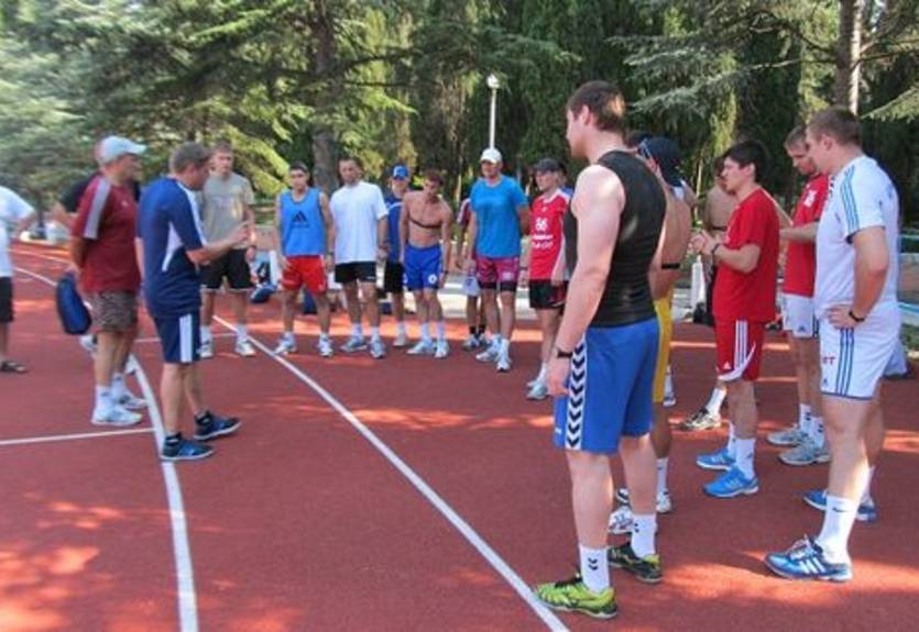 Гандбол. Чемпион Украины начал крымский сбор в неполном составе