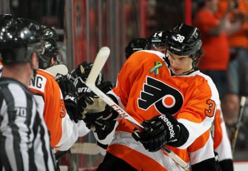 НХЛ. Филадельфия сохранила защитника