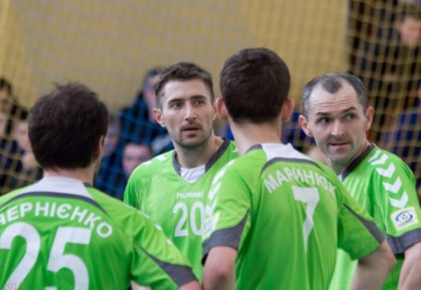 Футзал. Есть календарь Кардинала на турнире в Кувейте