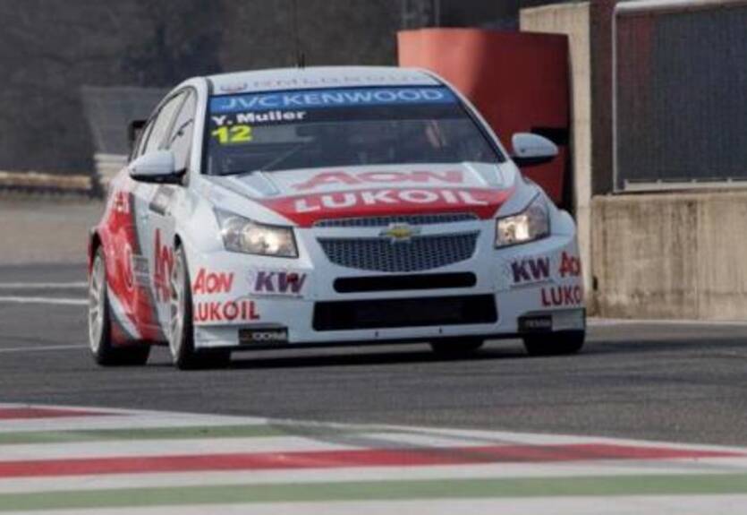 WTCC. Порту. Поул Мюллера, неудача Монтейро