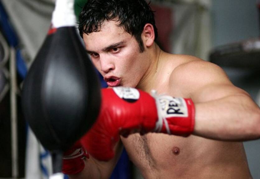 Чавес-младший ставит на Мейвезера