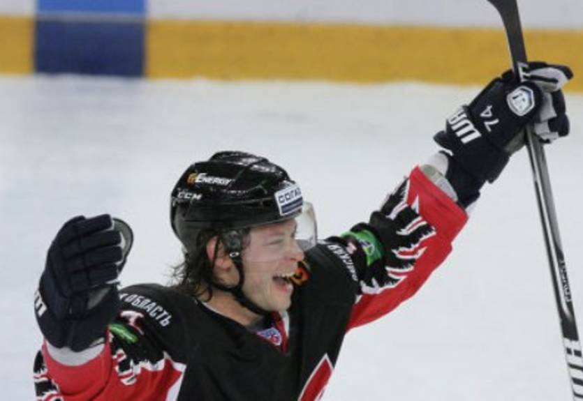 КХЛ. Авангард намерен вернуть С.Костицына