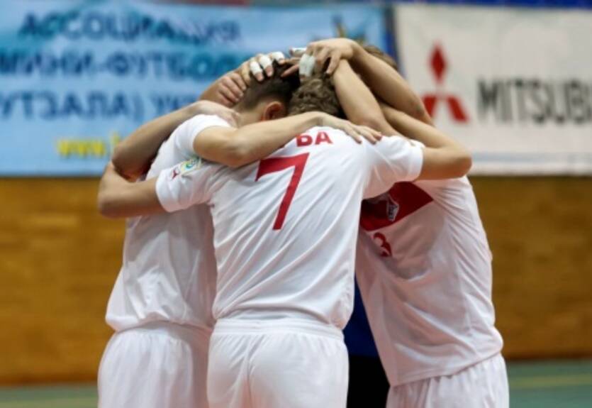 Футзал. Локо вырывает право на Золотой матч