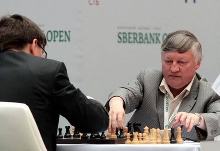 Шахматы. В Киеве 10 гроссмейстеров бьются за 11 тысяч евро