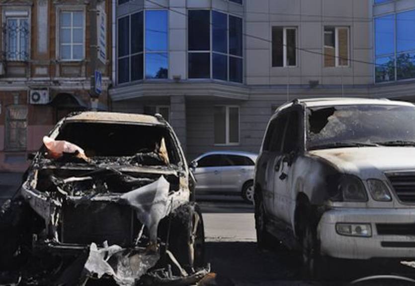 В Днепропетровске сожгли автомобиль Олейника