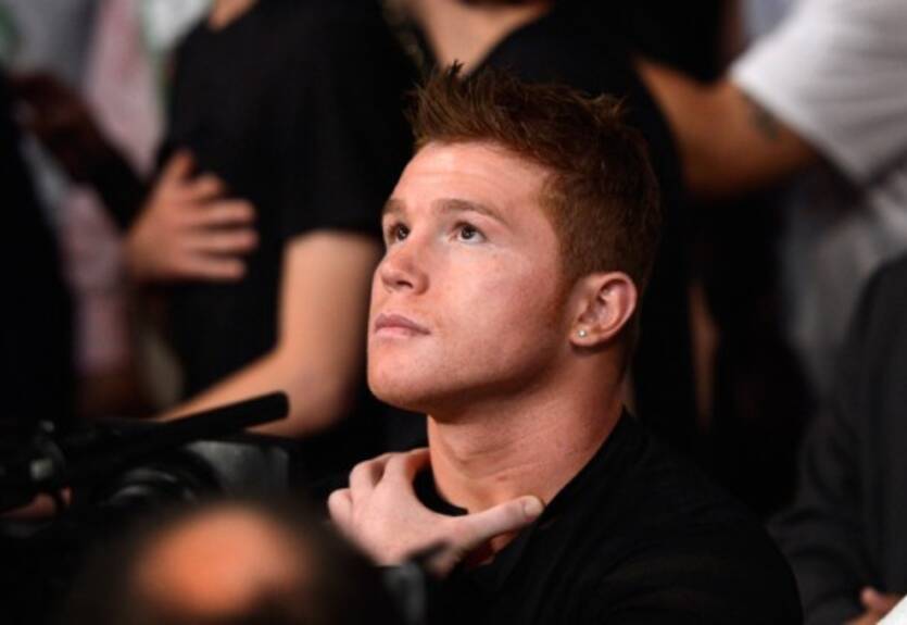 Альварес будет защищать оба титула