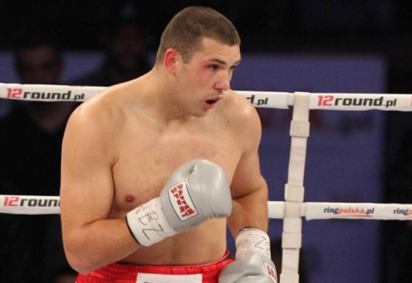 Зимнох с трудом одолел Маккола