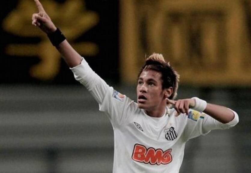 Экс-функционер Сантоса: "Неймар подписал контракт с Баварией"