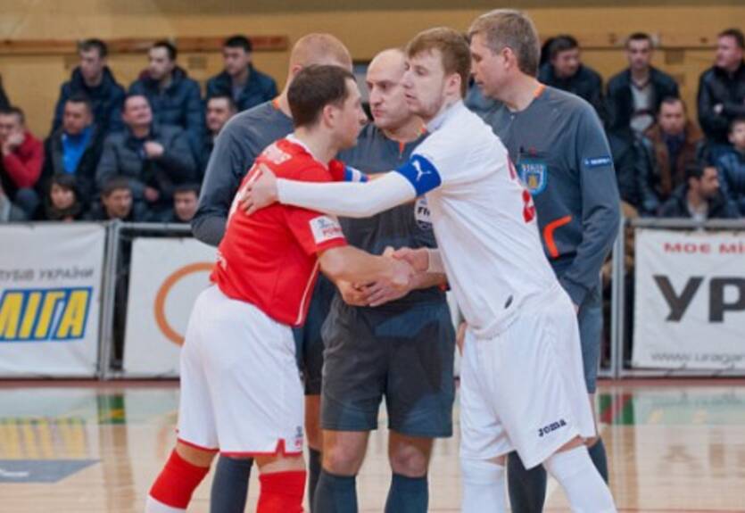 Футзал. Матчи плей-офф покажут в прямом эфире на ТВ