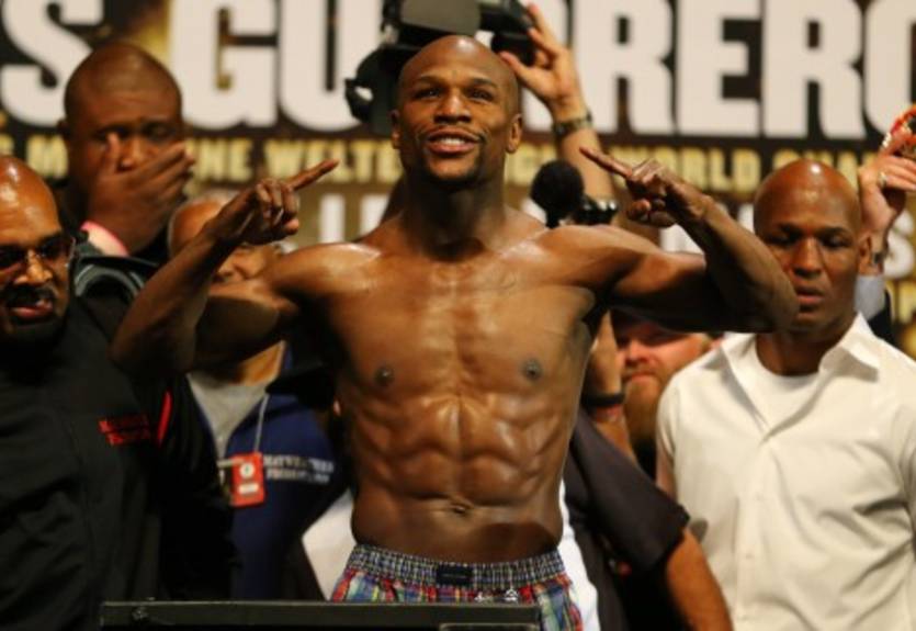 Мейвезер травмировал руку