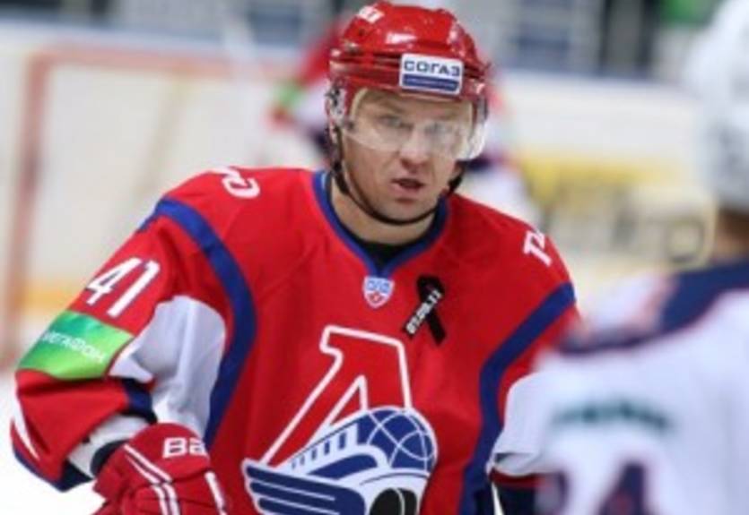 КХЛ. Олег Петров отыграет еще один сезон