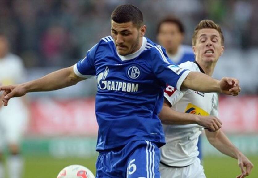 Шальке закрепился на четвертом месте